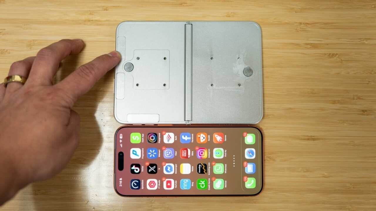 iPhone 18 Pro, iPhone 18 Pro Max ve iPhone Ultra Prototip Cihazları Sızdırıldı 26 iPhone 18 Pro, iPhone 18 Pro Max ve iPhone Ultra Prototip Cihazları Sızdırıldı