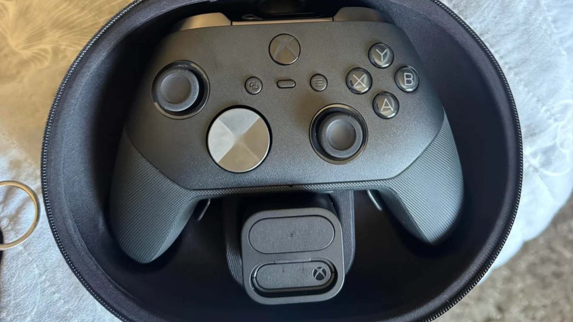 Xbox Elite Series 3 Kontrolcüsünün Prototipi Ortaya Çıktı 3 Xbox Elite Series 3 Kontrolcüsü Tanıtımına Hazırlanıyor